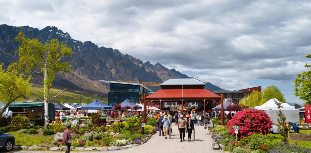 Remarkables Park, Remarkables Market, Farmers Market Queenstown, fresh produce, locally made, food and drinks, crafts, family friendly, sandpit